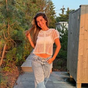 Meet your Posher, Lara